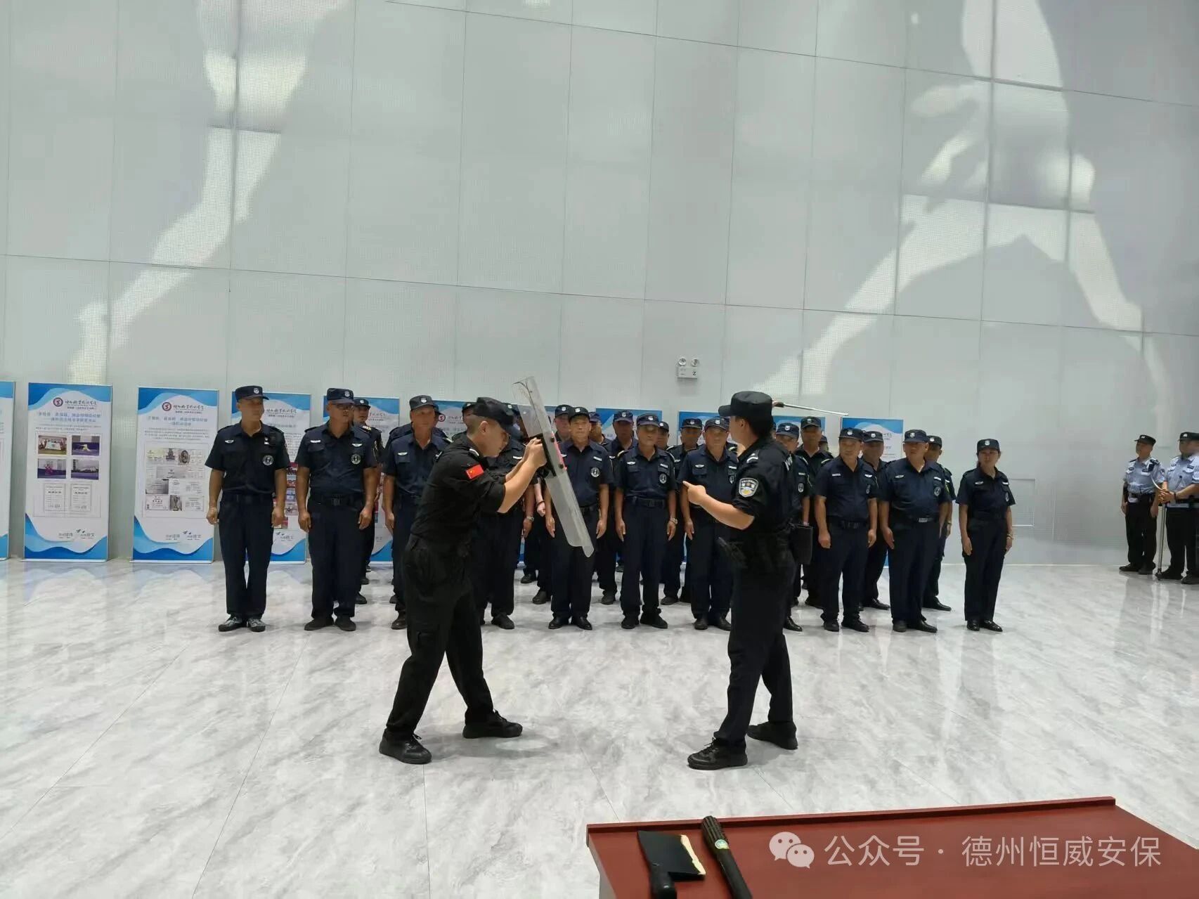 【警企聯(lián)動 筑牢校園安全防線】公司聯(lián)合公安機關(guān)開展最小應(yīng)急單元專題培訓(xùn)